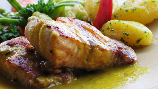 Обемът на двете ни шепи показва колко храна да поемаме 