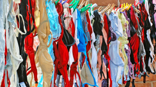 Диагноза „гардероб”: Защо държим дрехи, които не ни стават