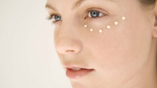 Торбички само в ръцете, не под очите