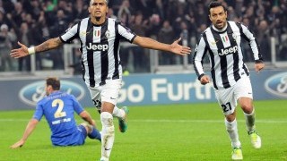 Видал в Юнайтед до часове