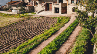 Дом на мечтите: Farm House