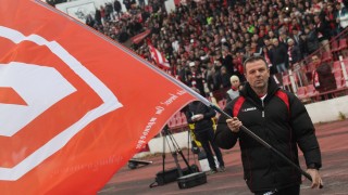 Стойчо Младенов: Всички като юмрук за 