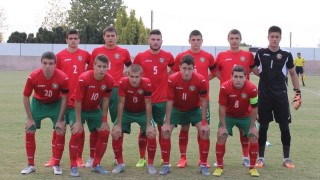Юношите продължават след 3:3 с Кипър