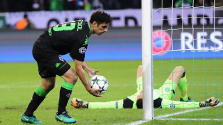 Червен картон и дузпа спряха устрема на 