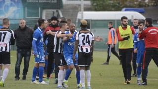  Мунин и Курьор наказани за пет мача заради сбиването