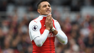 Контузия на Санчес изплаши 