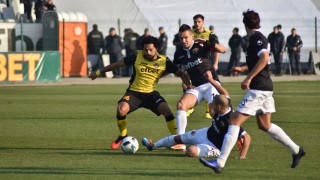 „Локомотив” вкара само два, „Ботев” изпусна дузпа в пловдивското дерби