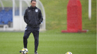 Още трима отпаднаха от състава на Англия