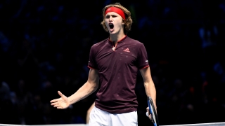 Александър Зверев дебютира с победа в Лондон