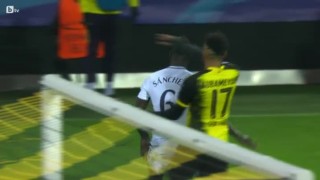 Удар, от който да те заболи косата (ВИДЕО)