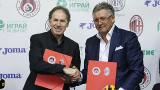Франко Барези подписа договор между 