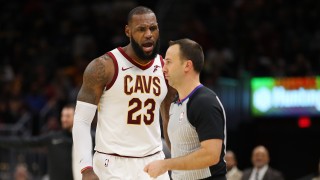 Изгониха Леброн Джеймс за първи път в историята