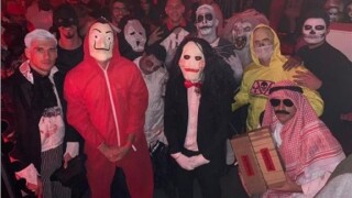 Рафиня ядоса с арабския си костюм за Хелоуин