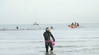 Да обиколиш родината с плуване (ВИДЕО)