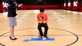 Дете нареди три кубчета на Рубик едновременно за по-малко от 2 минути (ВИДЕО)