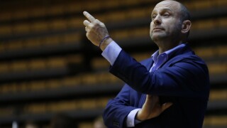 И федерацията по баскетбол порица Тити Папазов