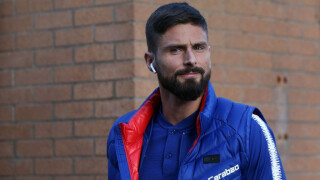 Жиру се бие със... Спайдърмен 