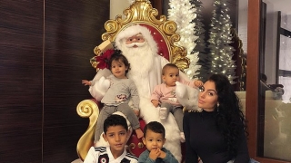 Коледното настроение превзе дома на Роналдо (СНИМКИ)