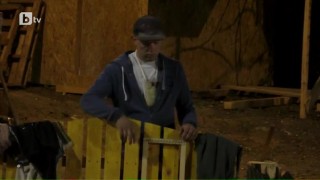 Участниците обсъждат възможните сценарии за дуела в неделя
