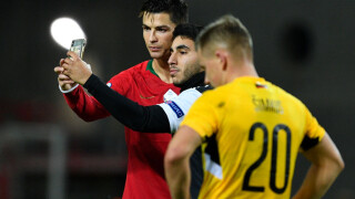 Роналдо с ново селфи на терена (ВИДЕО)