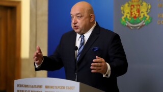 Кралев: Наблюдаваме внимателно процесите във волейболната федерация