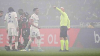 Кунг Фу ритник, червен картон и димна завеса не спряха 