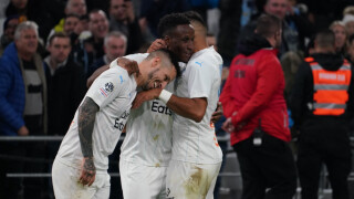 Дузпи пратиха 