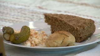 Хляб и лютеница за обяд