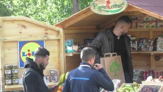 На пазар с малко над 17 народни пари и почти без храна в склада