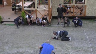 Чичо Митко събра топчетата на всички