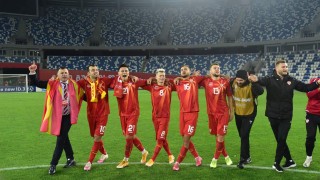 Македонска радост: Народни песни в съблекалнята и скандирания на пресконференцията