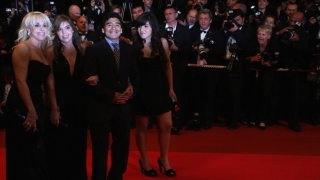 Марадона - официално баща на осем деца