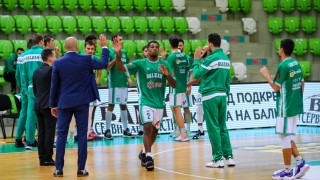 Две години по-късно: Фенове отново ще гледат на живо дерби между 