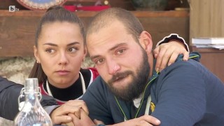 Виктор и Пламен получават писма от близките си