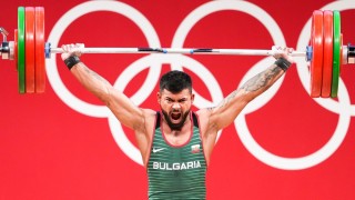 Божидар Андреев изненадващо спира с вдигането на тежести