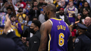 След удара с лакът: Леброн пропуска мач за първи път в кариерата си