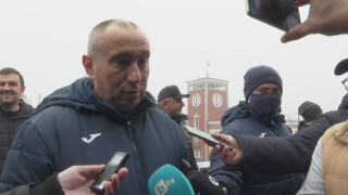 Стоилов: Заставаме с лицата си, за да покажем, че всичко в 