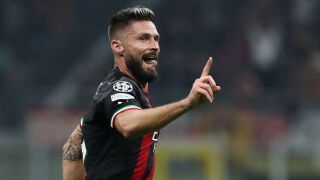 Мосю Жиру изведе 