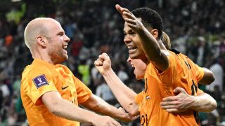 Нидерландия пречупи Сенегал с късни голове