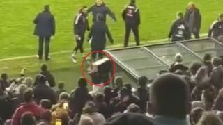 Легенда побесня и счупи VAR монитор (ВИДЕО)