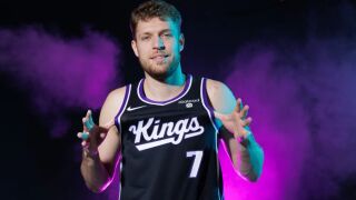 Саша с 2 точки при поредна загуба на Сакраменто