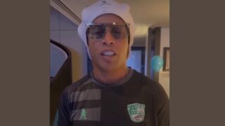 Роналдиньо към Берое: Благодаря, че ме приехте! (ВИДЕО)