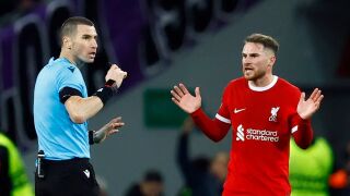 Кабаков вбеси Ливърпул с отменен гол (ВИДЕО)