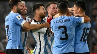 Аржентина пада, Меси се бие (ВИДЕО)