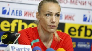 Федерацията по волейбол освободи Тони Зетова!