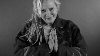 Холивудската звезда Сали Къркланд почина на 84 години (СНИМКИ + ВИДЕО)