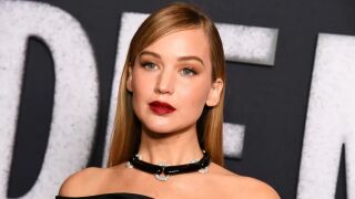 Алено червени устни като на Дженифър Лорънс - ето как да ги постигнете (СНИМКИ)