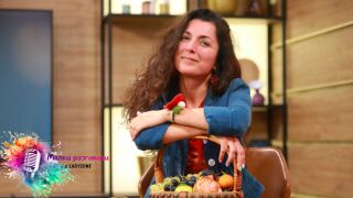 От офиса до полето с трактор и красиви рокли: Ралица Касимова, която ходи на маникюр и носи щайги (ВИДЕО)