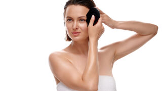 Гребен гуа ша: древната тайна за здрава и красива коса (ВИДЕО)