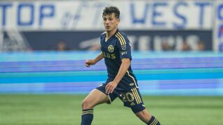 На бърза програма: Изпран паспорт спря национал